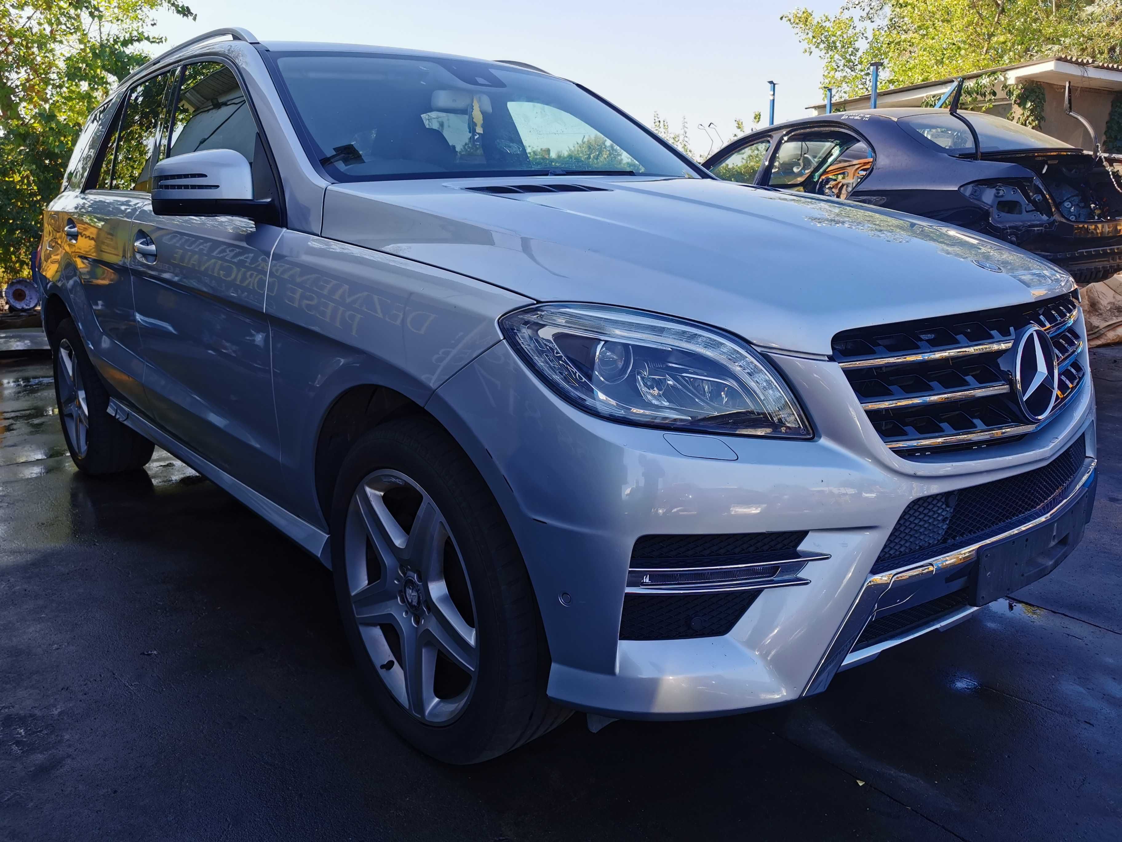 Dezmembrez mercedes ML w166 ml 320 D euro 6 AMG/bara fata ml/far ils/