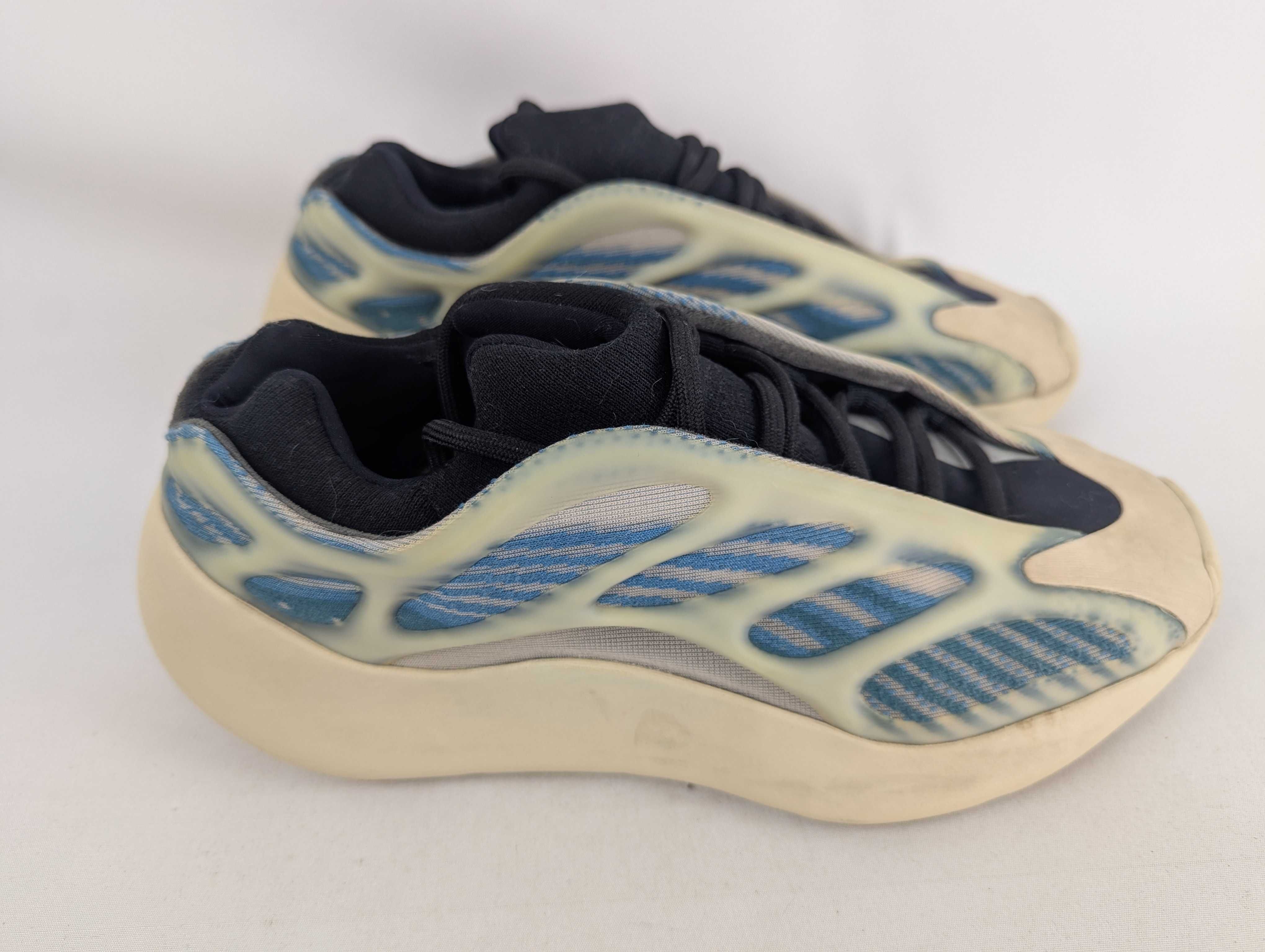 Adidas Yeezy Boost 700 V3