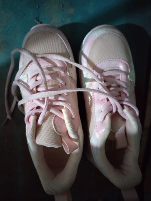 Кроссовки с колесиками