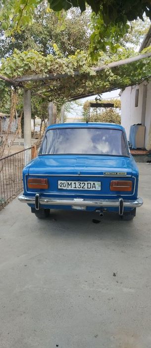 Vaz 2103 sotiladi. 1975 yil ishlab chiqarilgan. Holati aʼlo.