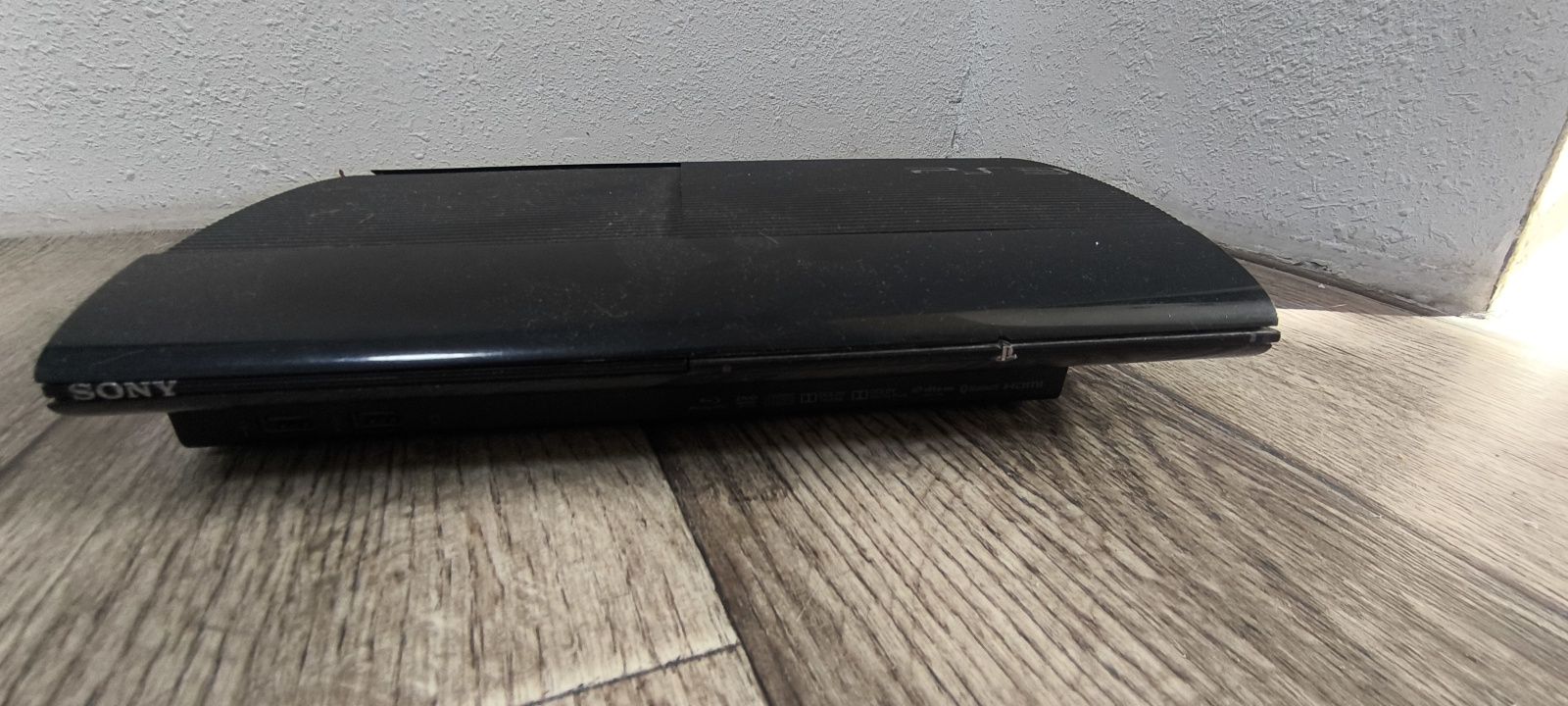 Продам playstation 3  в отличном состоянии!!!