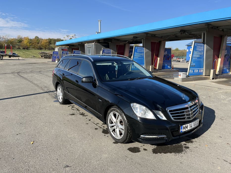 Vând  Mercedes E class