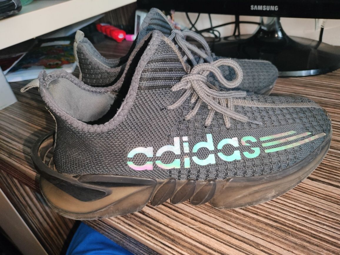 Adidași adidas yeezy reps