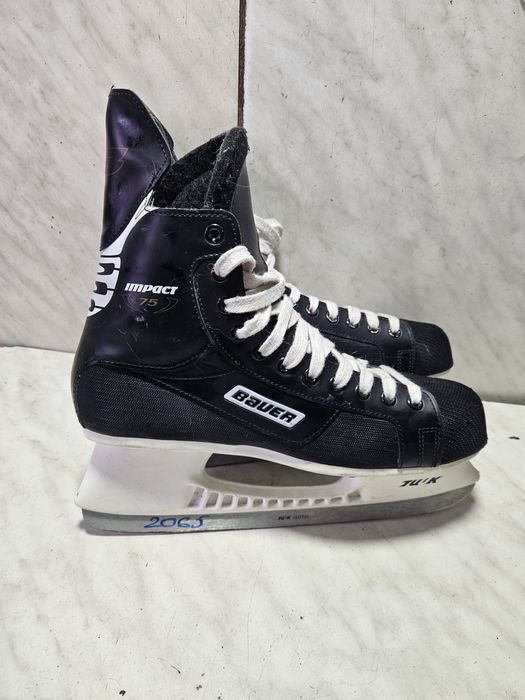 Patine 2065 hochei hockey  Bauer marime  45-46 (  29 cm)