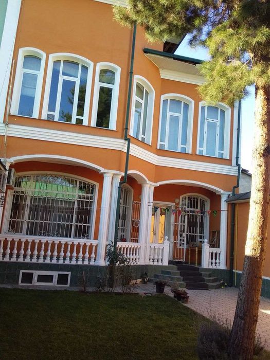 Сдаётся дом 5 комнат  в элитном районе Ивлева!