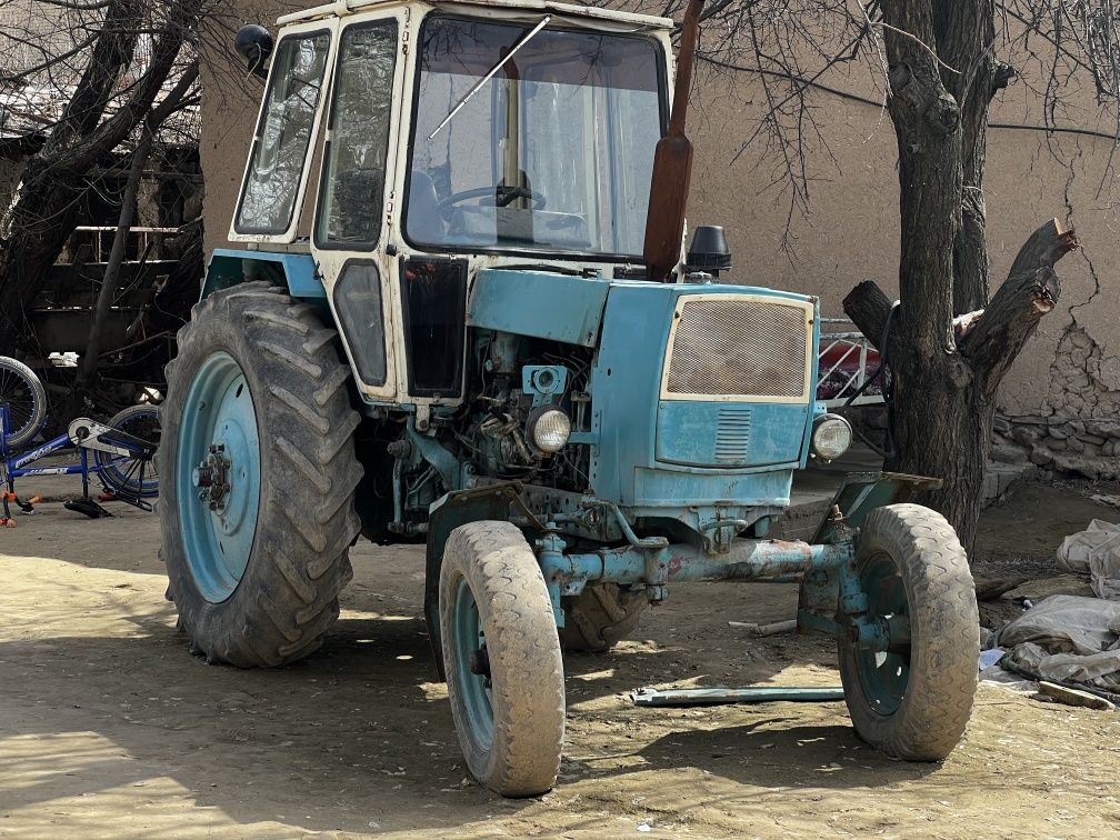 Трактор ЮМЗ И ПРЕСС ПАДБОРЩЫК срочни сотилади