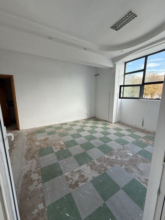 Inchiriez spatiu birouri/ cabinete office/ medical 130 mp