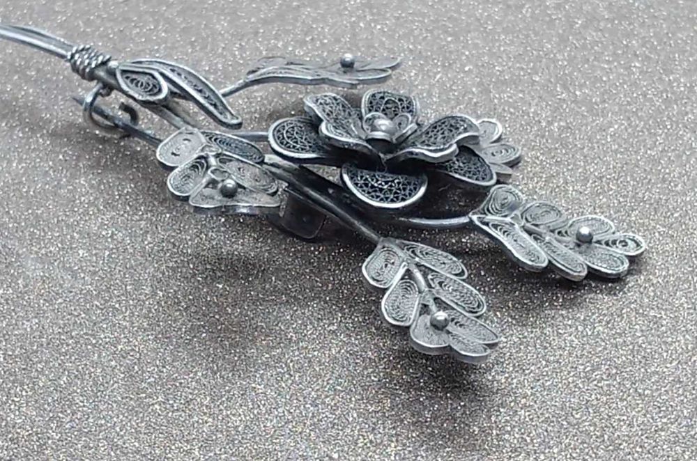 Broșă din argint filigran, buchet floral bogat