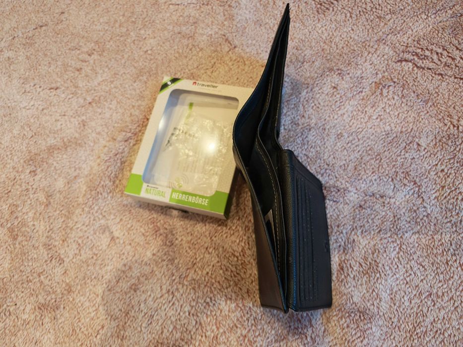 Мъжки кожен портфейл Traveller