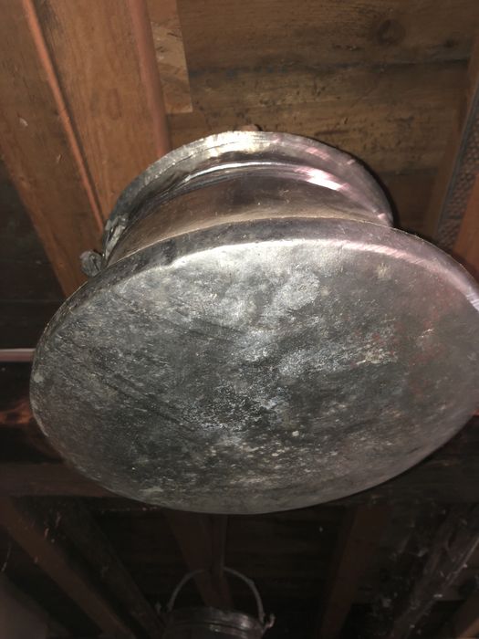 Много запазени менци за вода.