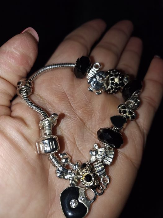 Vând brățară de argint Pandora