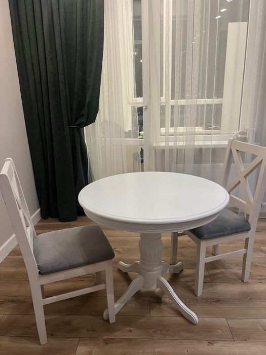 Продам стол и стулья