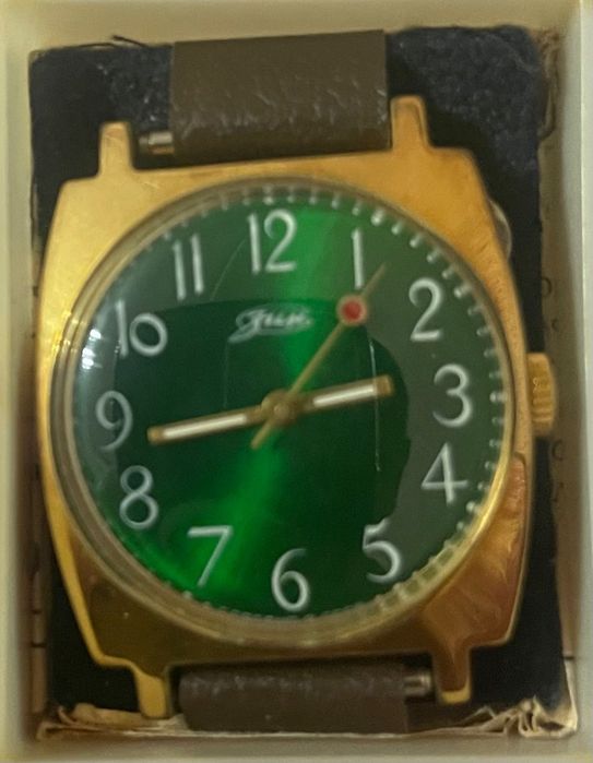 Часы Зим 1985 года