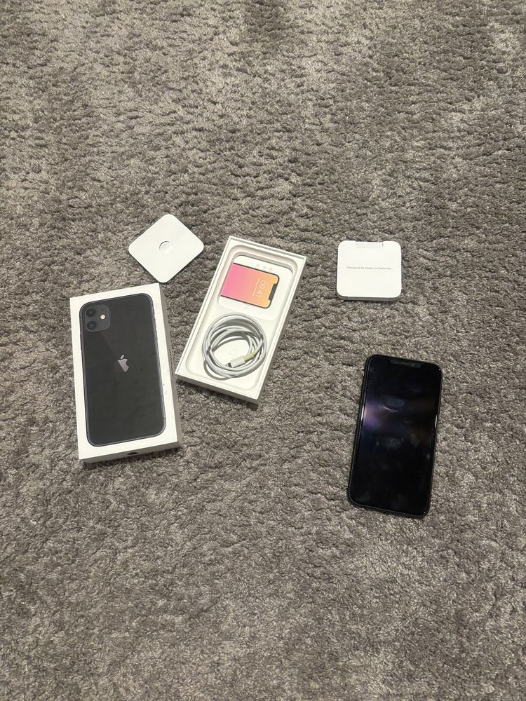 Iphone 11 , 64 GB , black