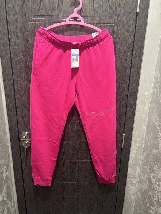 Дамски комплекти и долнища Nike  и горнища Adidas