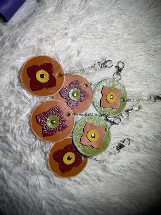 Breloc din piele naturala