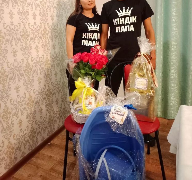 Кіндік папа мама футболкасы сатылады
