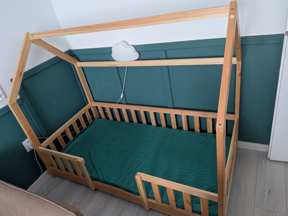 Pat Montessori copii 80x160 cu balustrada si cadru, pin + Saltea spuma