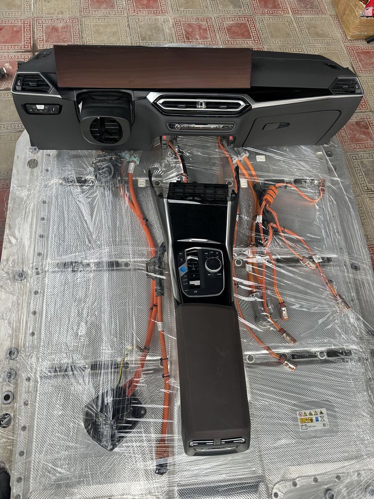 Разборка BMW i3, i4 ,i5