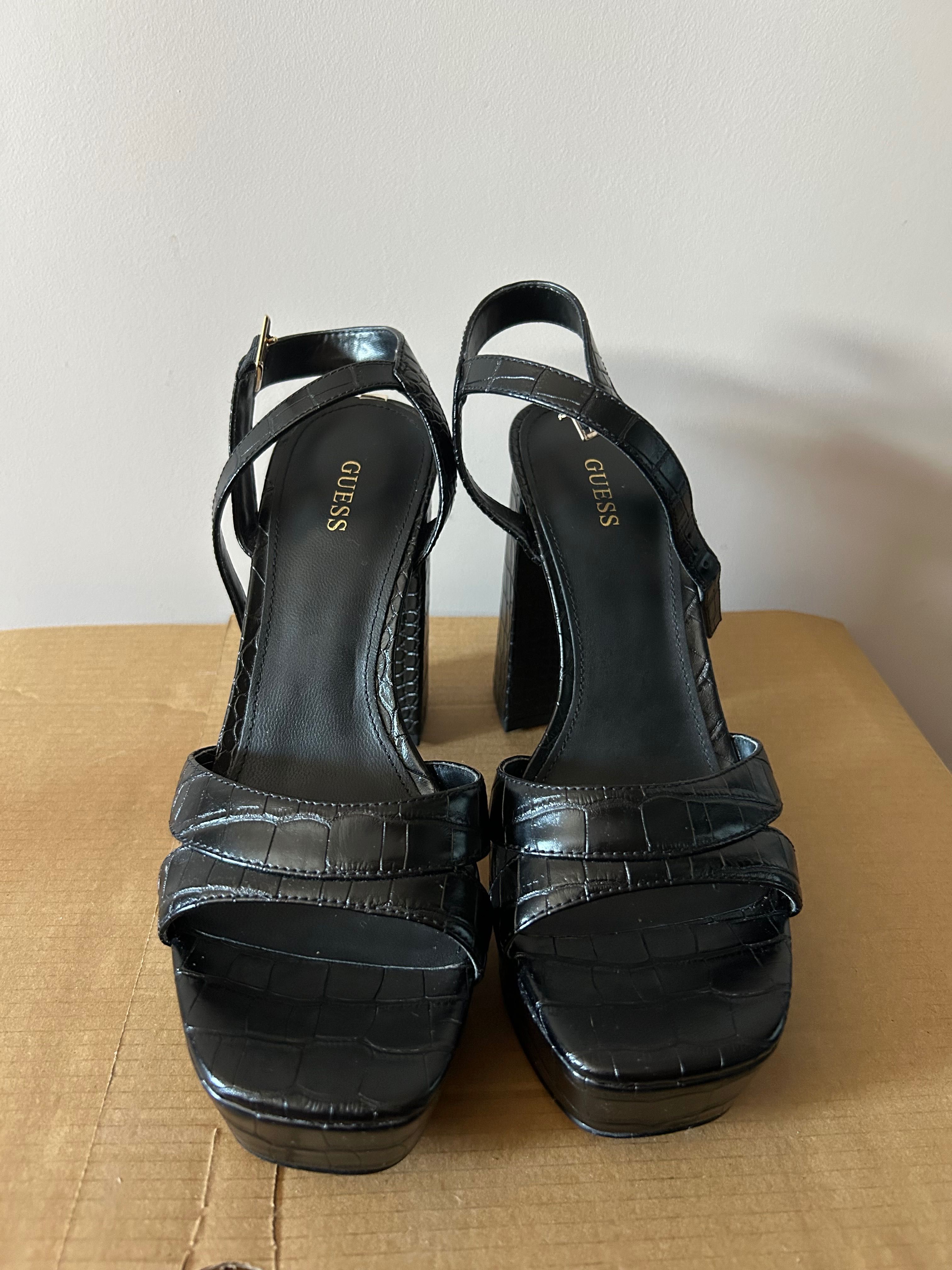 Летни сандали на висок ток Guess 39номер