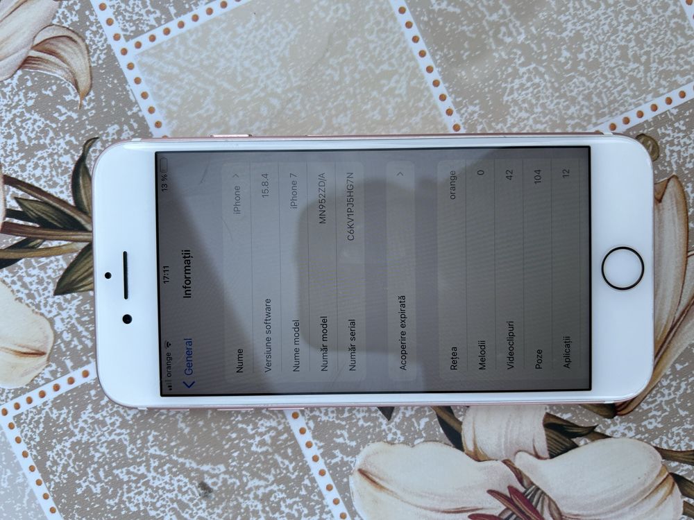 Vand iphone 7 perfect functinoal fara nici o urma de uzura