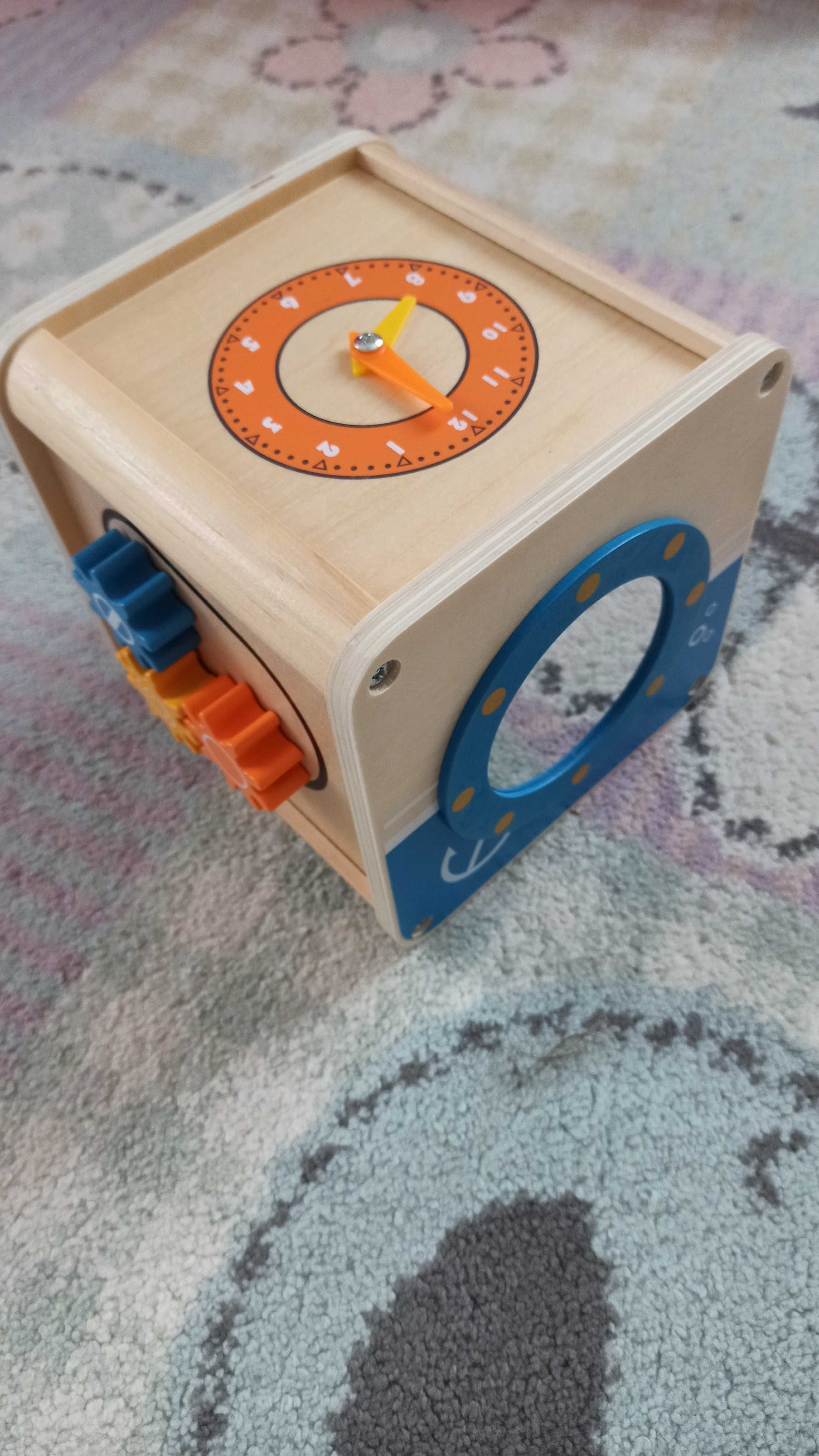 Играчка дървена активна кутия