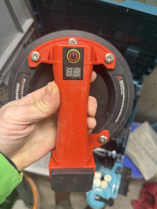 Акумулаторна вендуза за плочки