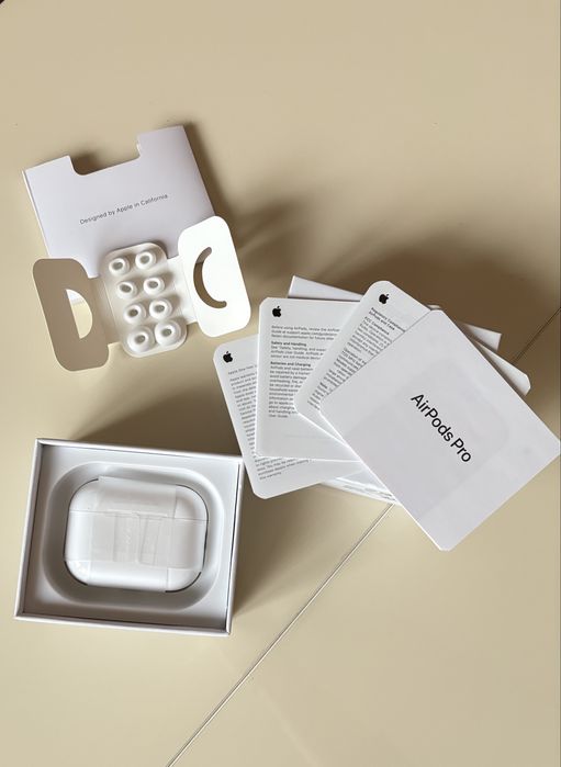 Слушалки AirPods Pro 3