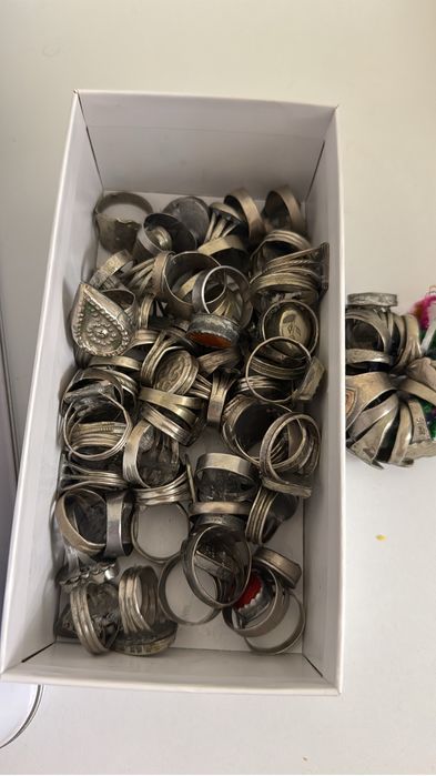 Құсмұрындар, баяғы заманның жүзіктері. Антиквариат