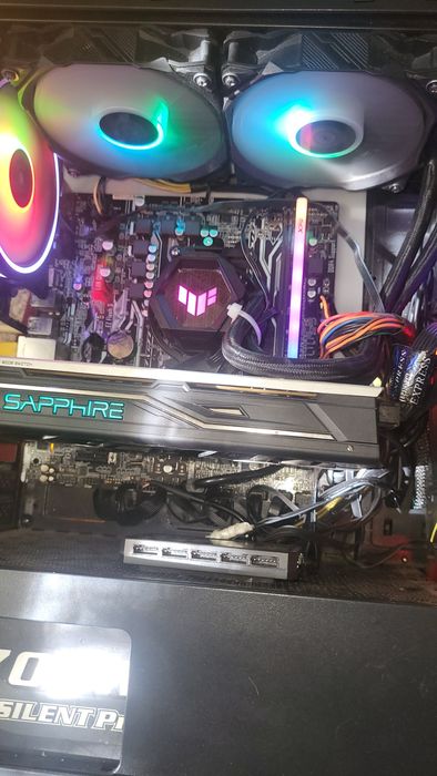 Vind pc ryzen 7 2700x perfect funcțional