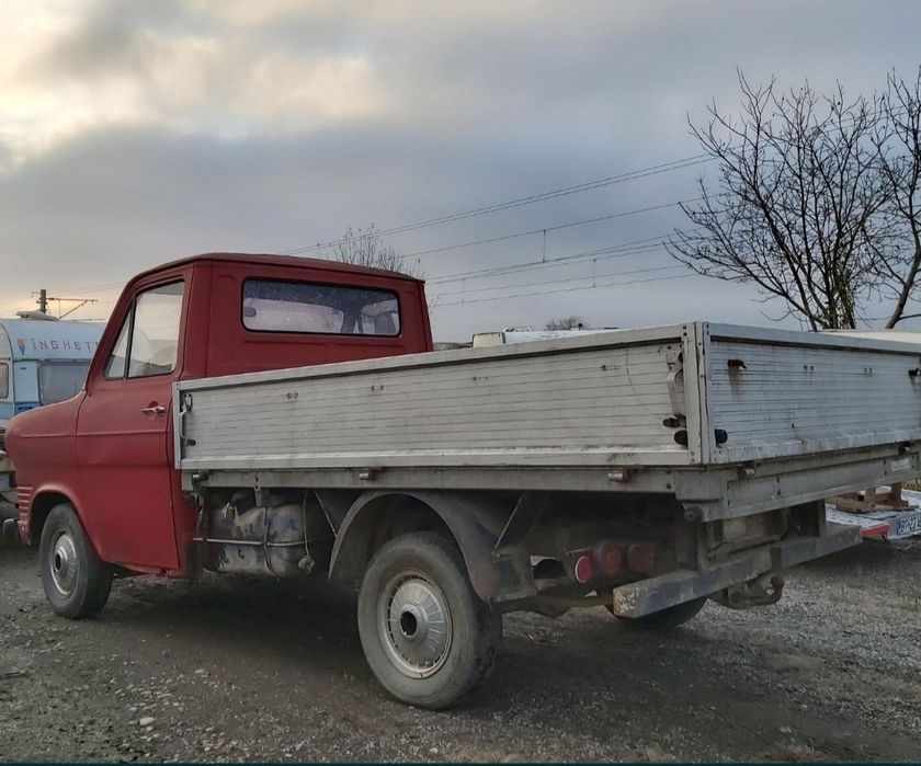 FORD tranzit camionetă  din 1970 la 3200euro