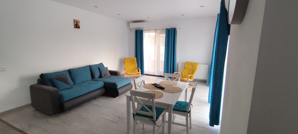 Închiriez apartament