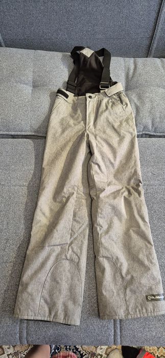 Продам детские зимние штаны. Размер 140-146.