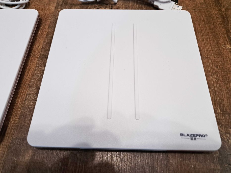 Lot 4 incarcatoare acumulatori controllere Nintendo Wii