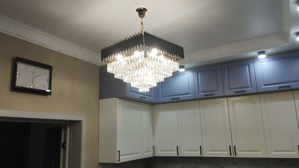 Продам люстра потолочная