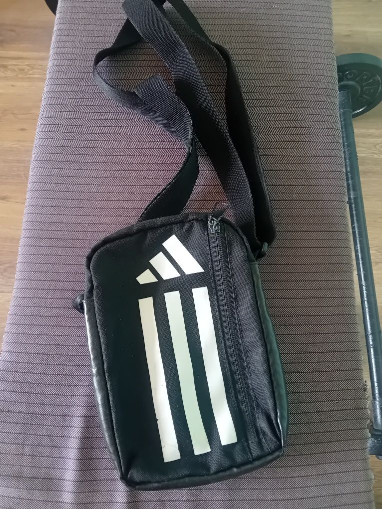 Adidas чанта за през рамо