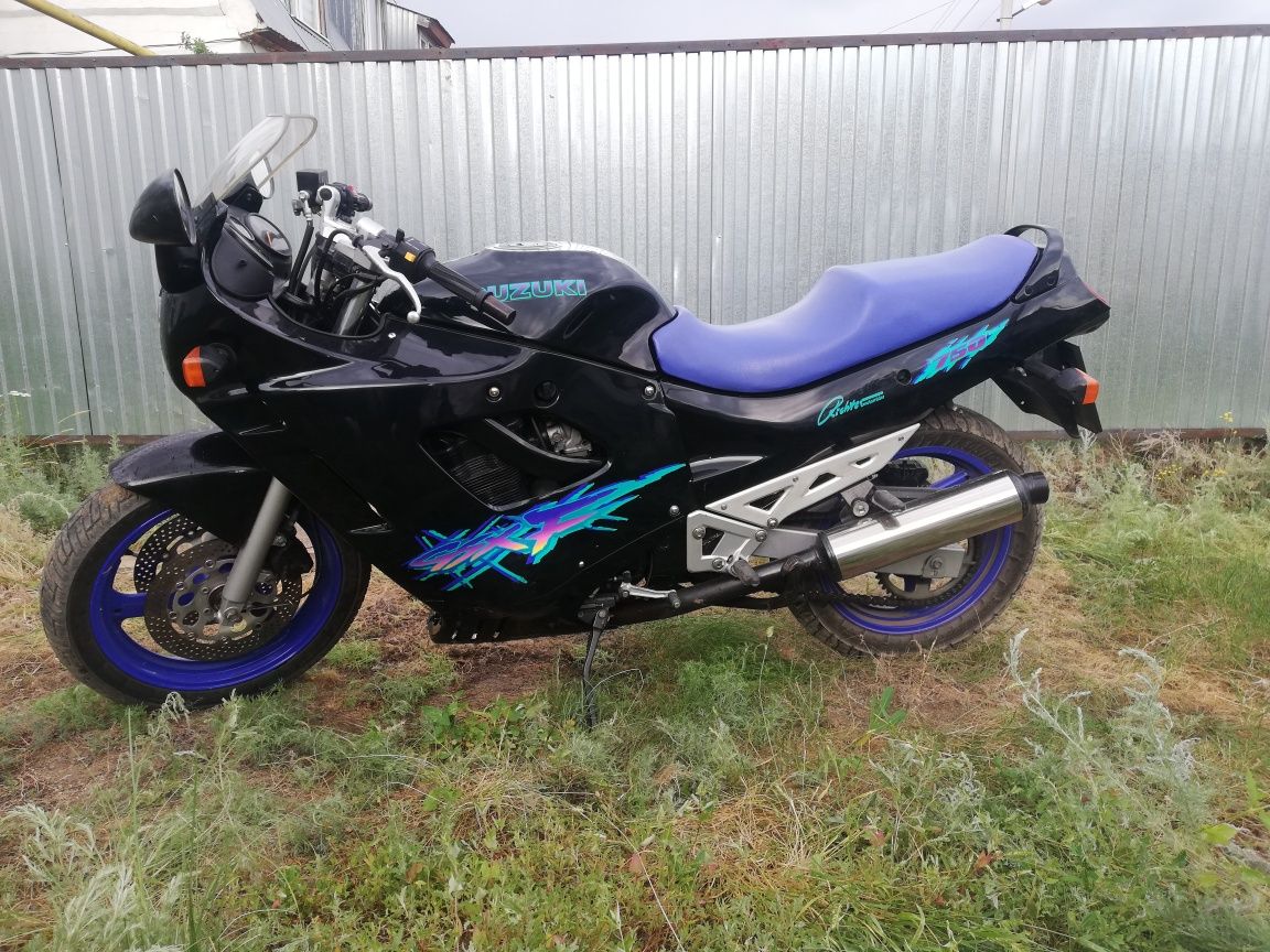 Продам Suzuki gsx 750