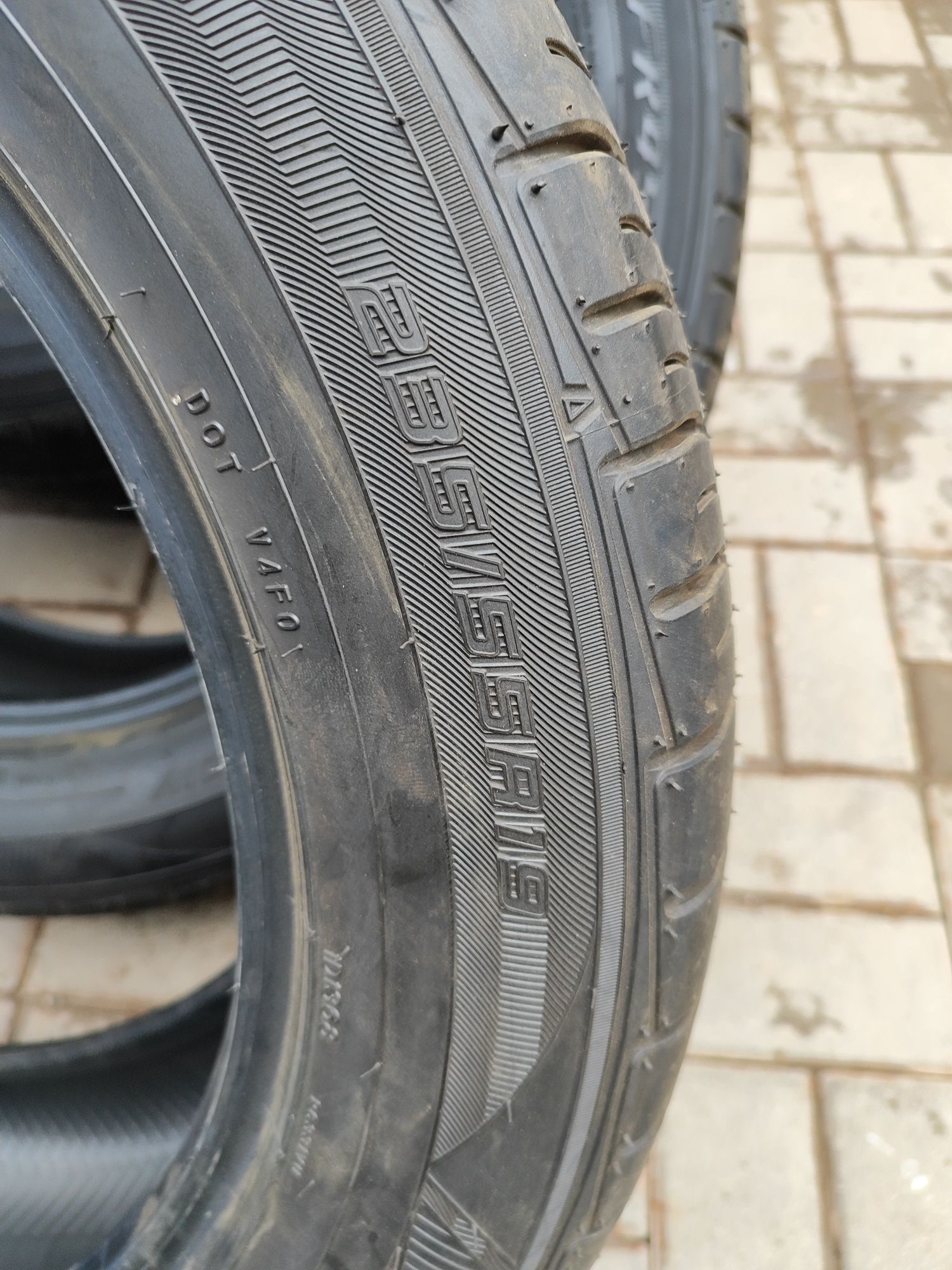 235/55R19 Falken