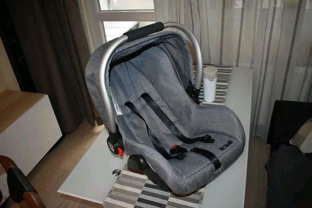 Продавам бебешка количка Kiddo Jazz