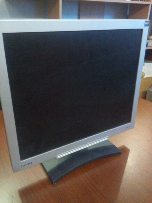 Vand monitor BENQ la doar 70 lei