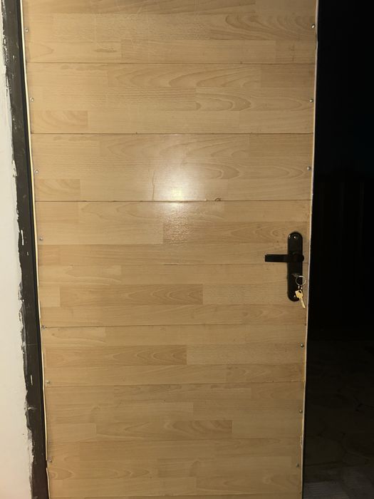 продам металическая дверь