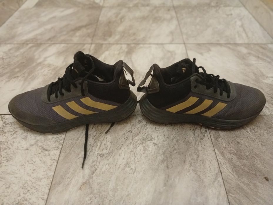 Маратонки Адидас в добро състояние.