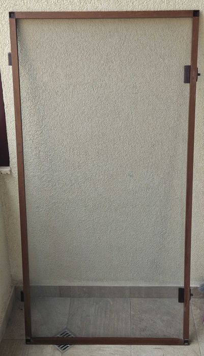 Комарник кафяв 72.5х141 см