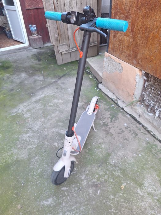 Se vinde trotineta electrica xiaomi urgenttttt!