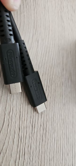 Nintendo Switch Pro Controller - оригиналени  с кутия и кабел