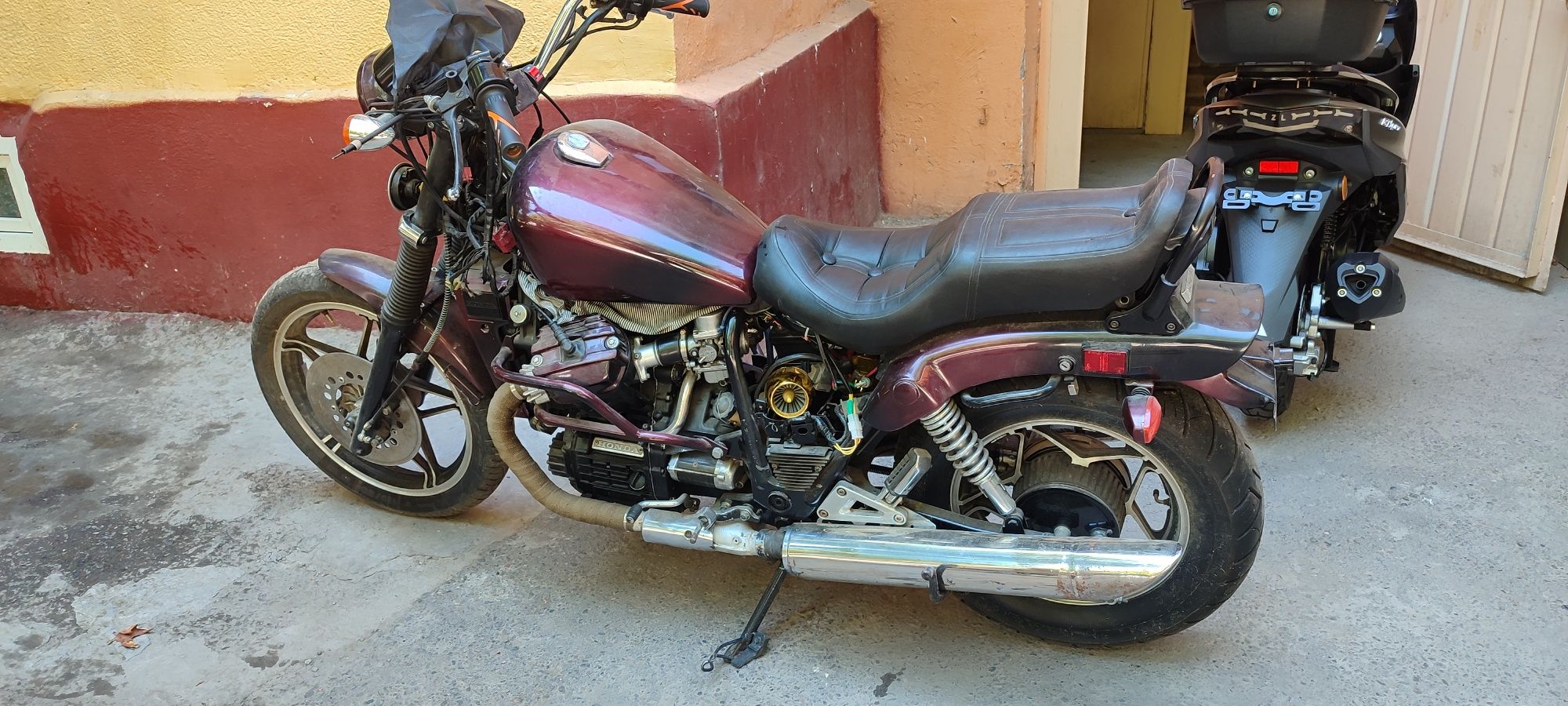 Продается мотоцикл Honda cx400 custom