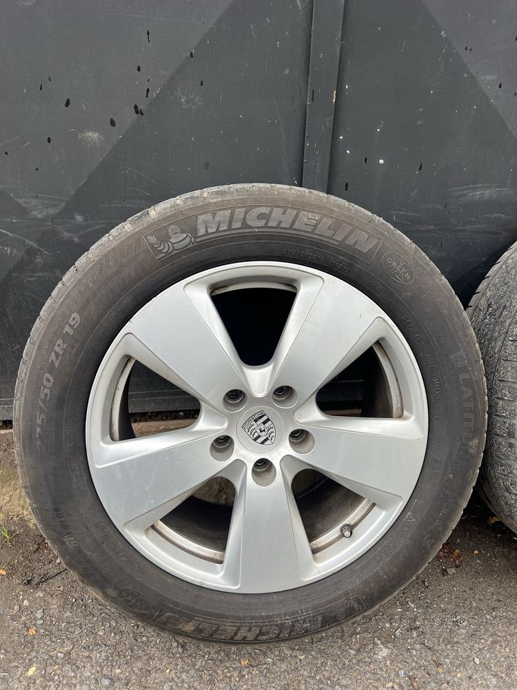 Porsche cayenne 9Y0 джанти R 19 с гуми