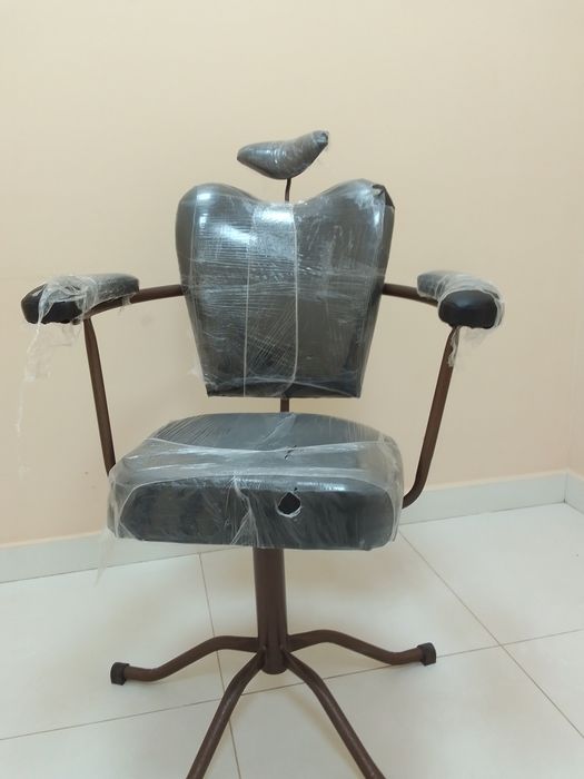 Продаётся парикмахерские кресло