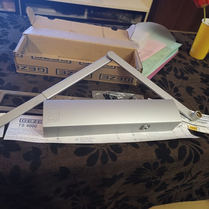 Горен автомат за затваряне на врата Geze TS 4000 - Hormann
Горен автом