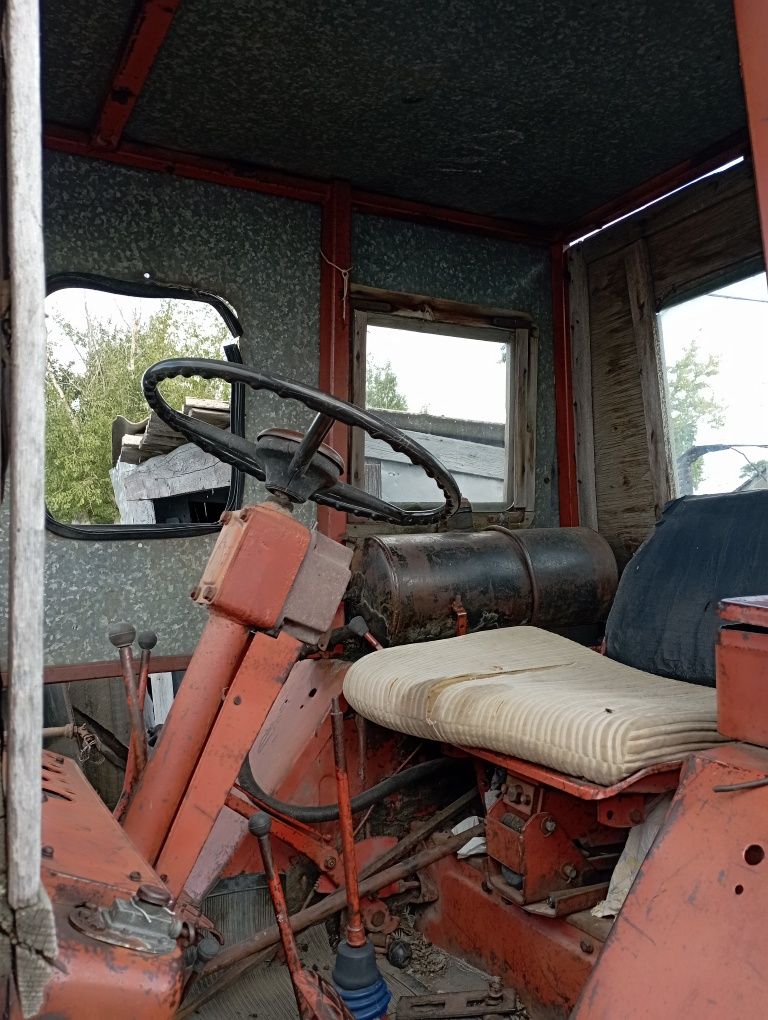 Продам трактор  т-25